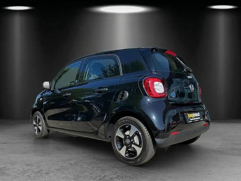 Gebraucht Smart ForFour Electric Drive Passion 60 kW (82 PS) 2021 Black / black Limousine