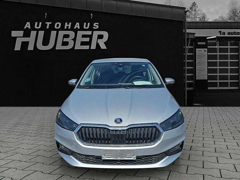 Silber Gebraucht 2024 Skoda Fabia Selection Kleinwagen | 14.999 € (Superpreis) - Bild 1/4