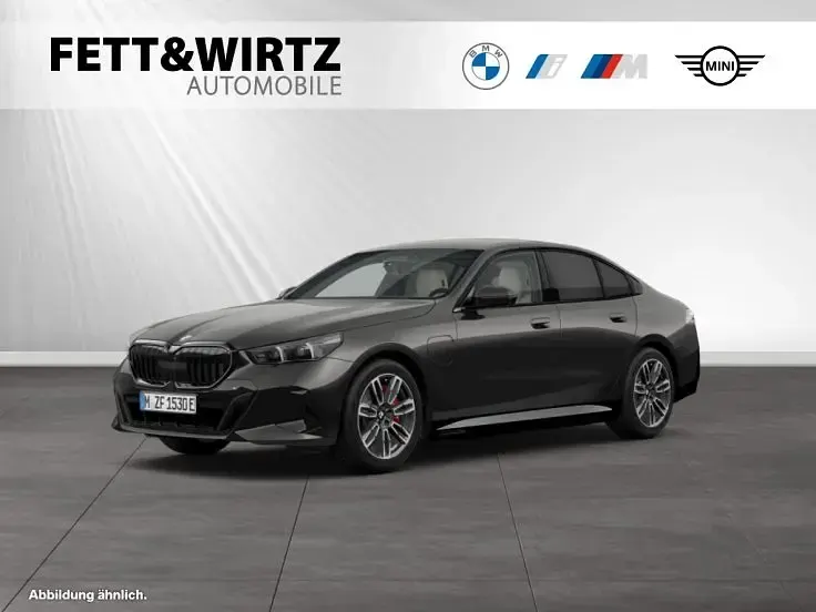 Gebraucht BMW 550e M Sport 489 PS (359 kW) 2025 Limousine