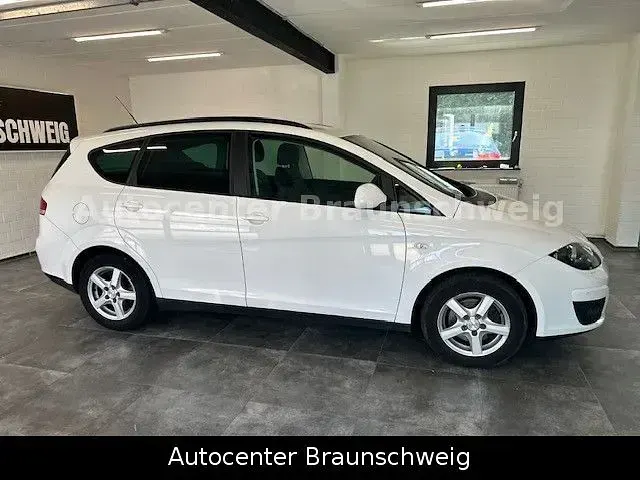 Gebraucht Seat Altea XL Sun 105 PS (77 kW) 2015 Weiß Van / Kleinbus