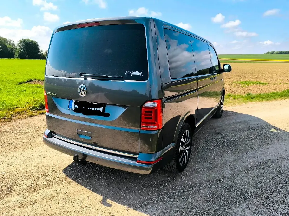 Gebraucht VW Transporter Generation Six 150 PS (110 kW) 2019 Andere farben Van