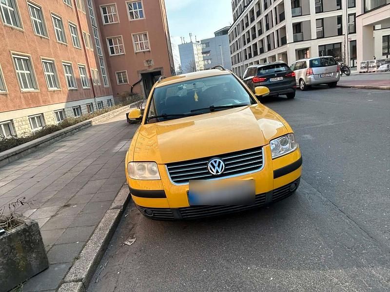 Gebraucht VW Passat 105 PS (77 kW) 2005 Orange Kombi