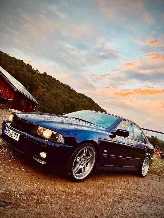 Blau Gebraucht 2001 BMW 535 Sport Line Limousine | 10.950 € (Etwas zu teuer) - Bild 1/4
