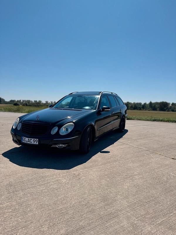 Schwarz Gebraucht 2008 Mercedes E280 Kombi | 7.500 € (Teuer) - Bild 1/4