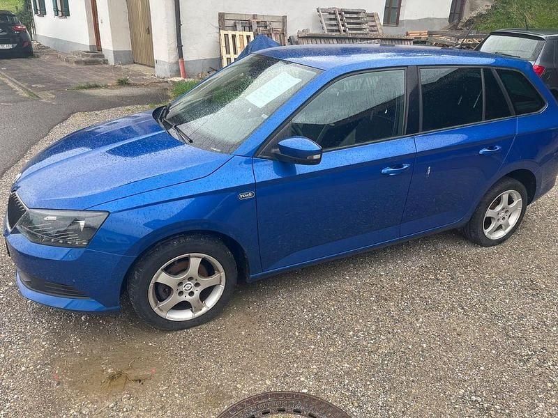 Blau Gebraucht 2015 Skoda Fabia Active Kombi | 4.800 € (Superpreis) - Bild 1/4