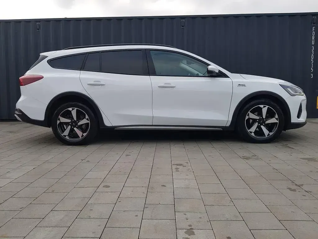 Gebraucht Ford Focus Active 125 PS (91 kW) 2023 Weiß Kombi