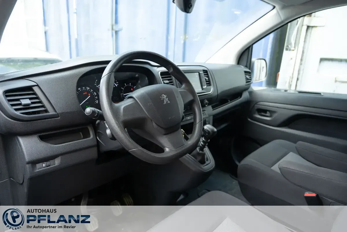 Gebraucht Peugeot Expert 144 PS (105 kW) 2024 Weiss Van