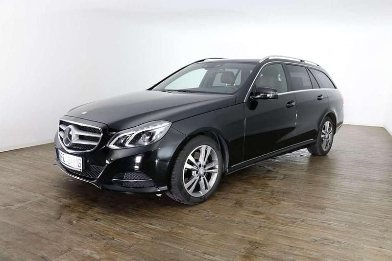 Gebraucht Mercedes E350 258 PS (189 kW) 2016 Schwarz/baltic black Kombi