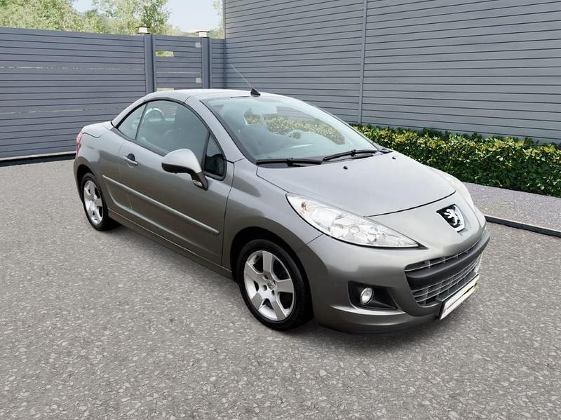 Gebraucht Peugeot 207 CC Platinum 120 PS (88 kW) 2011 Grau Cabrio