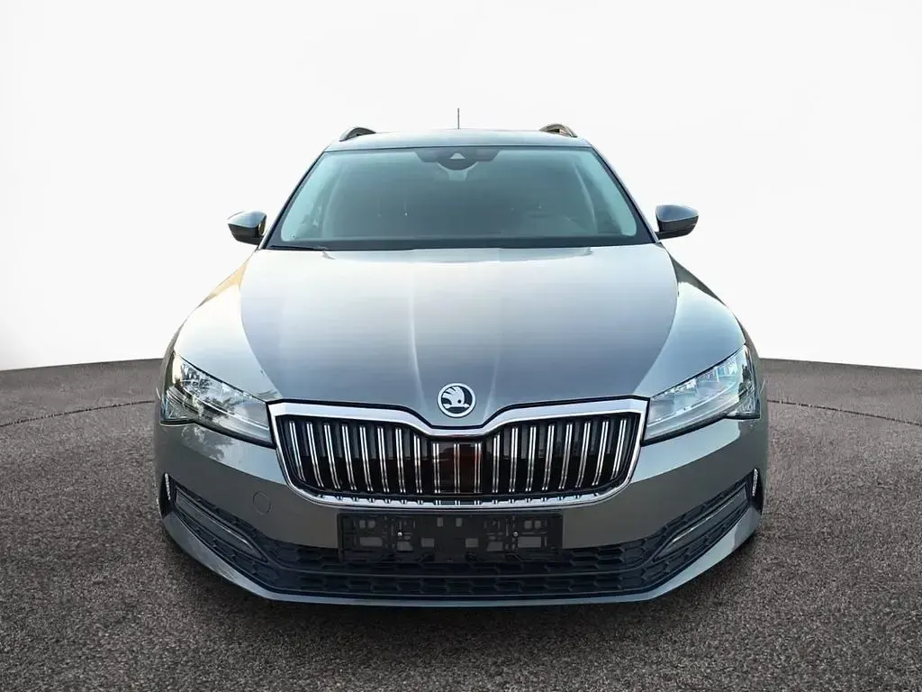 Gebraucht Skoda Superb Ambition 200 PS (147 kW) 2022 Grau Kombi