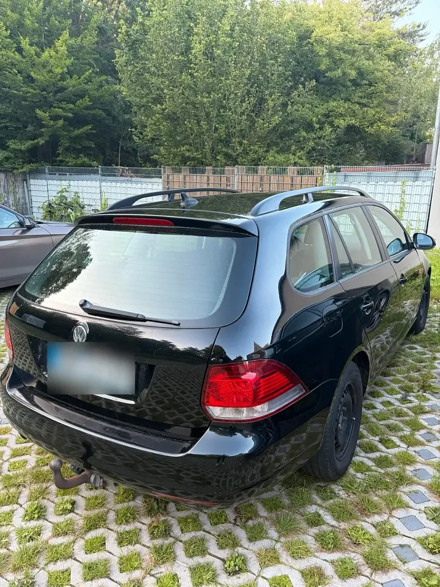 Gebraucht VW Golf VI 105 PS (77 kW) 2010 Schwarz Kleinwagen