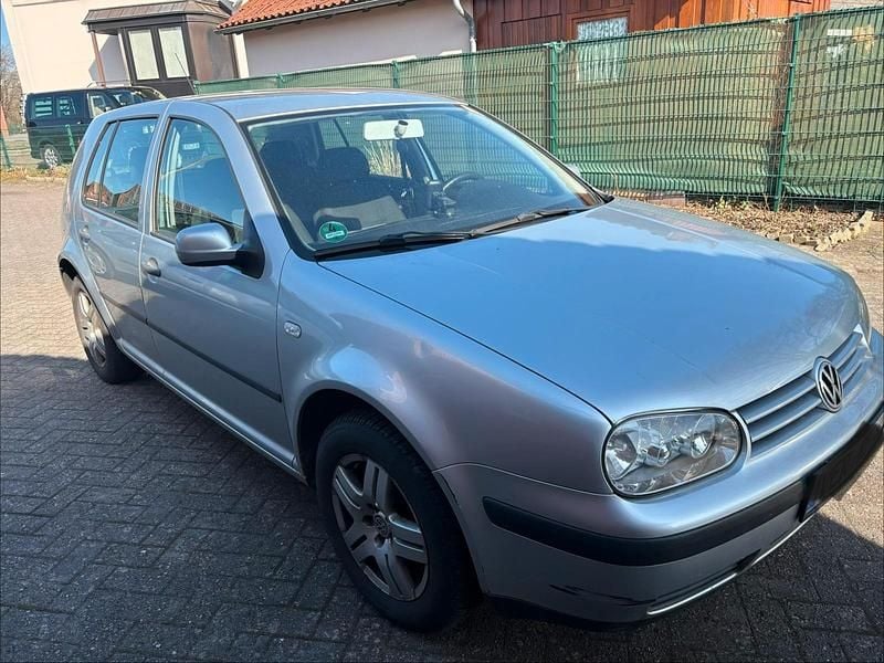 Second-hand VW Golf IV 75 CP (55 kW) 2002 Argintiu Berlinǎ