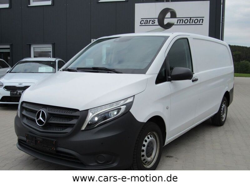 Weiß Gebraucht 2019 Mercedes Vito Van / Kleinbus | 17.900 € (Guter Preis) - Bild 1/4