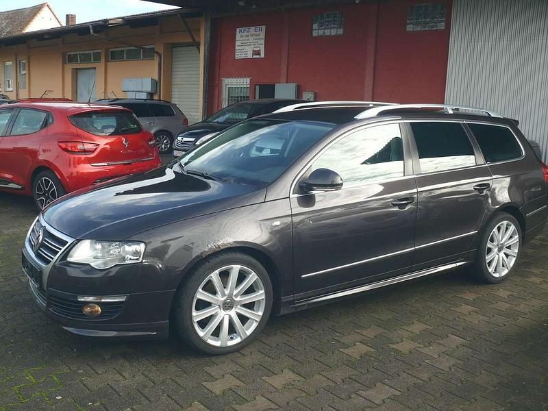 Moccaanthrazit perleffekt Gebraucht 2011 VW Passat R-line Edition Kombi | 2.400 € - Bild 1/4