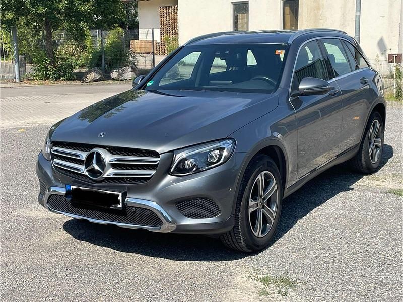 Grau Gebraucht 2017 Mercedes GLC220 Exclusive SUV | 23.400 € (Guter Preis) - Bild 1/4