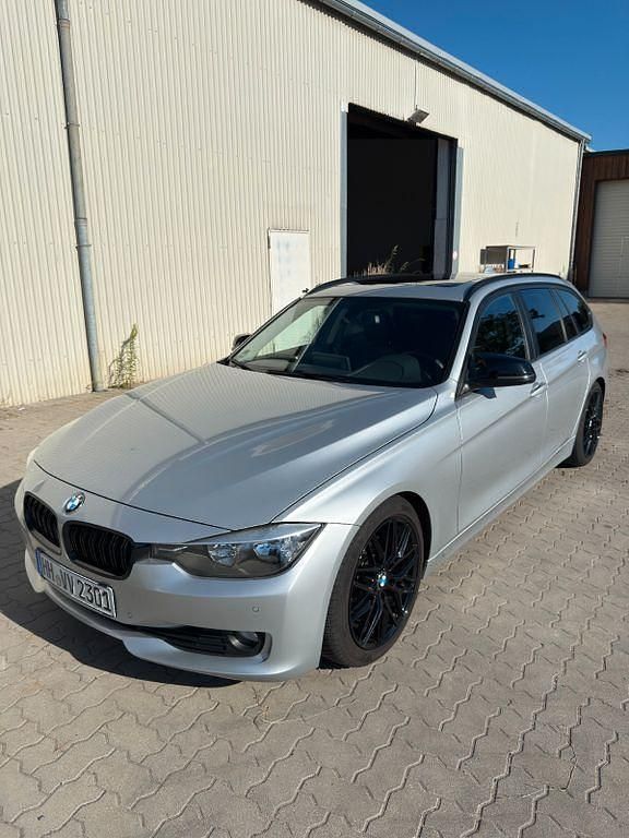 Silber Gebraucht 2014 BMW 328 Kombi | 16.500 € (Fairer Preis) - Bild 1/4