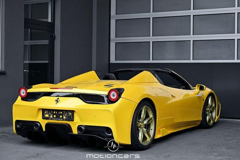 Gebraucht Ferrari 458 566 PS (416 kW) 2012 Gelb Cabrio