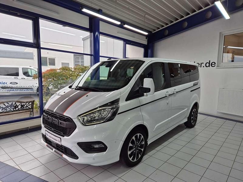 Frost weiß Gebraucht 2021 Ford Tourneo Custom Sport Van / Kleinbus | 21.780 € (Guter Preis) - Bild 1/4