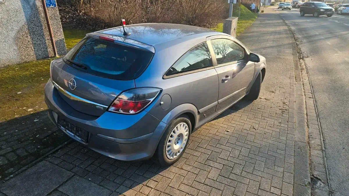 Gebraucht Opel Astra 90 PS (66 kW) 2007 Grau Coupé