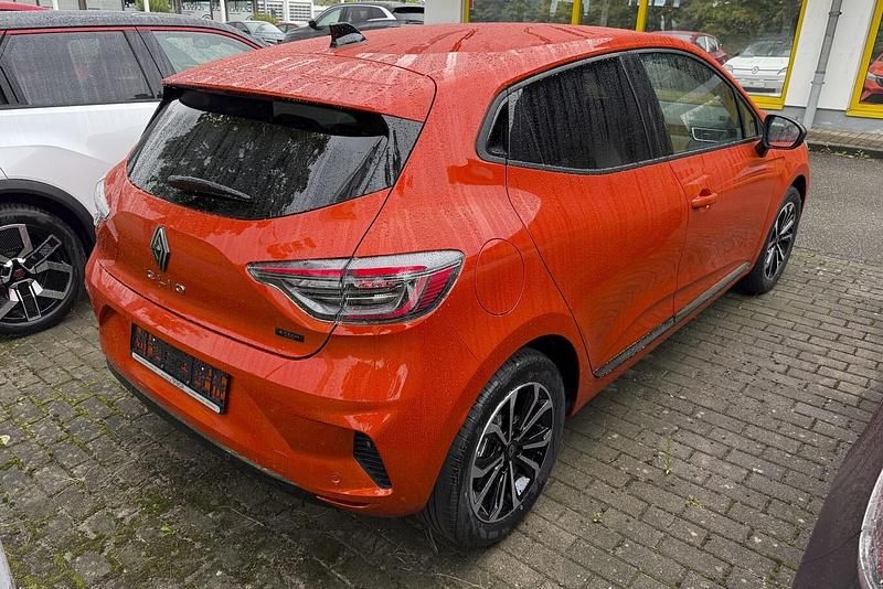 Neu Renault Clio V Techno 101 PS (74 kW) 2025 Orange Limousine