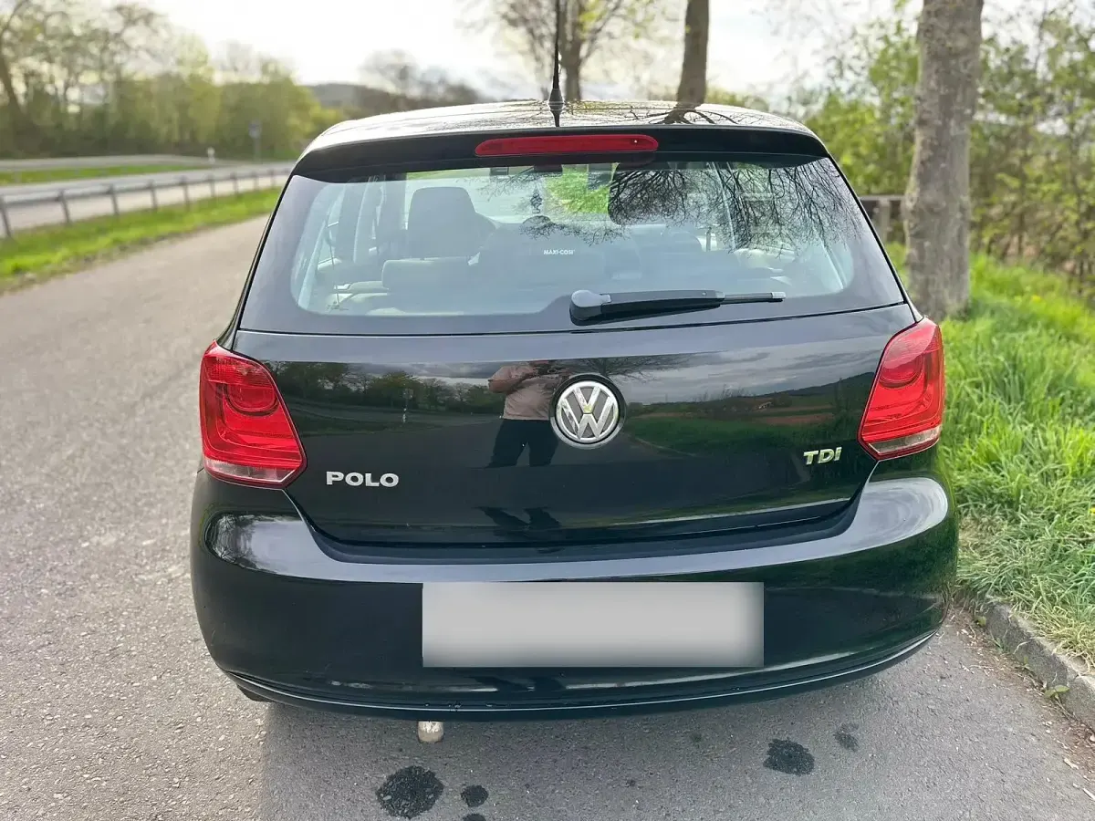 Second-hand VW Polo 75 CP (55 kW) 2014 Negru Hatchback