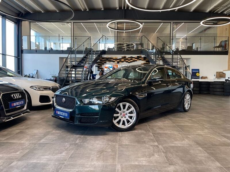 Grün Gebraucht 2017 Jaguar XE Pure Limousine | 8.999 € (Superpreis) - Bild 1/4