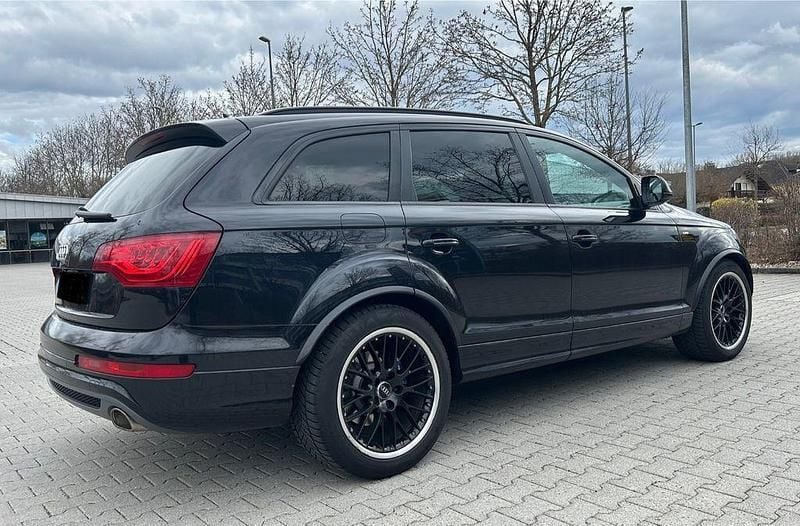 Schwarz Gebraucht 2013 Audi Q7 Ambiente SUV | 16.900 € (Fairer Preis) - Bild 1/4