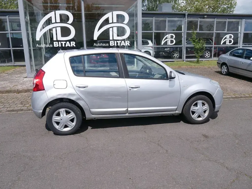 Gebraucht Dacia Sandero Lauréate 68 PS (50 kW) 2009 Grau Limousine