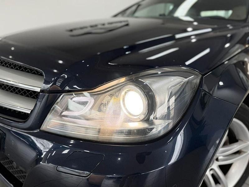 Gebraucht Mercedes C180 156 PS (114 kW) 2011 Blau Coupé