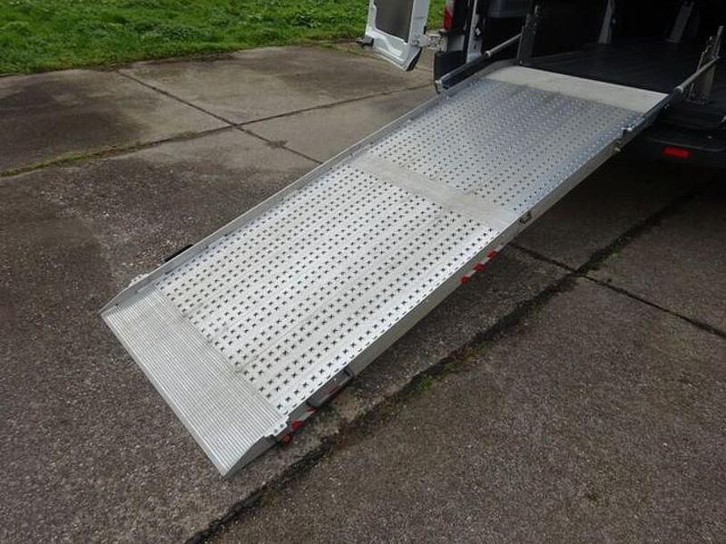 Gebraucht Ford Transit Trend 131 PS (96 kW) 2018 Weiss Kombi