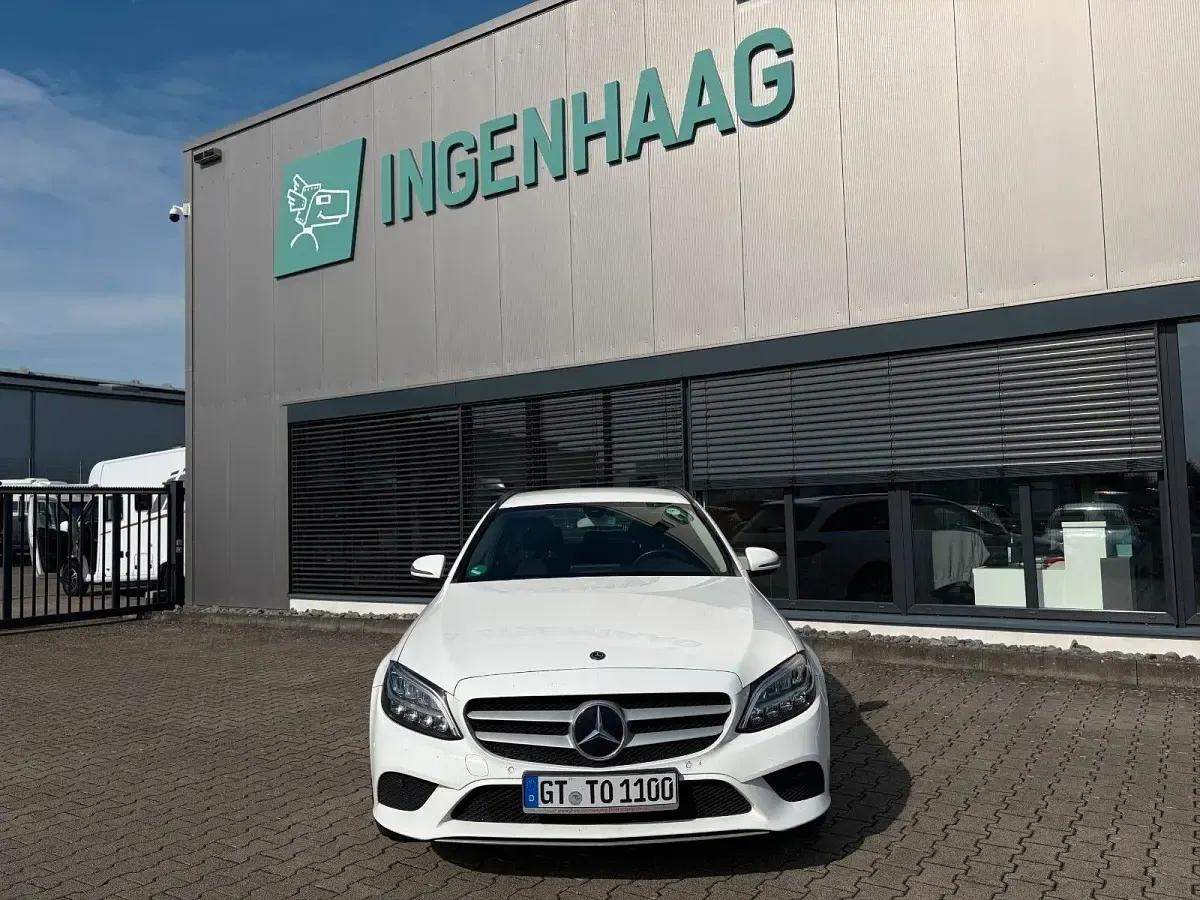 Gebraucht Mercedes C220 194 PS (142 kW) 2019 Weiß Limousine