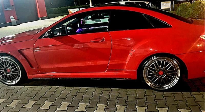 Gebraucht Mercedes E350 306 PS (225 kW) 2009 Rot Coupé