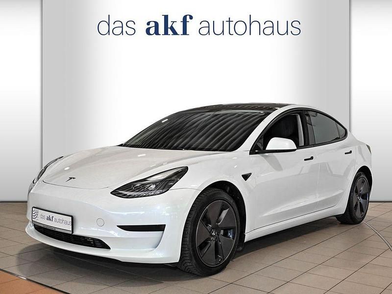 Weiß Gebraucht 2023 Tesla Model 3 Limousine | 28.950 € (Guter Preis) - Bild 1/4