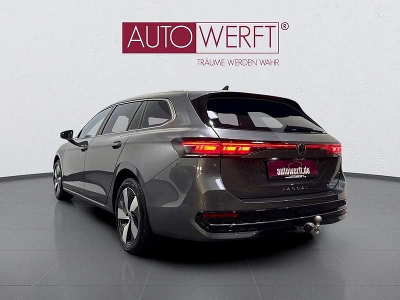 Gebraucht VW Passat Elegance 204 PS (150 kW) 2025 Grau Kombi