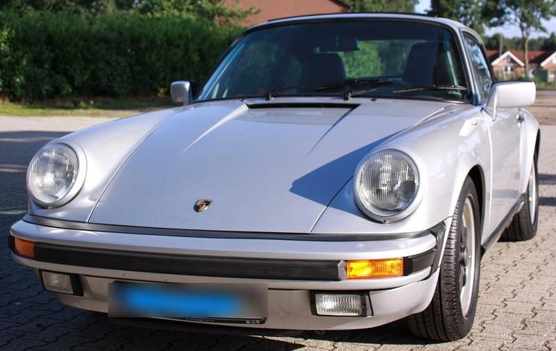 Silber Gebraucht 1988 Porsche 911 Coupé | 69.000 € - Bild 1/4