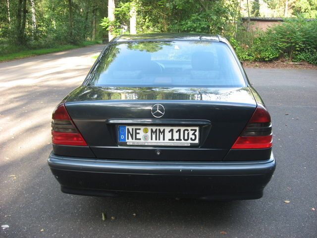 Gebraucht Mercedes C200 102 PS (75 kW) 2000 Schwarz metallic Limousine