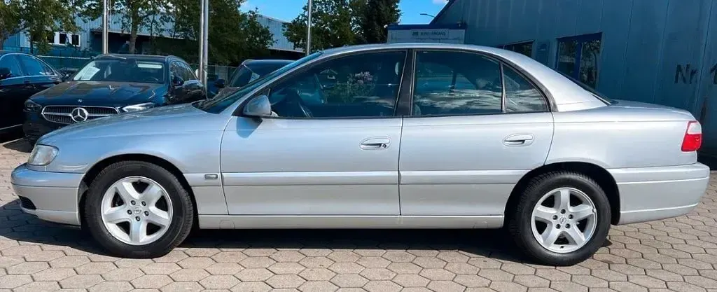 Gebraucht Opel Omega Edition 144 PS (105 kW) 2004 Silber Limousine