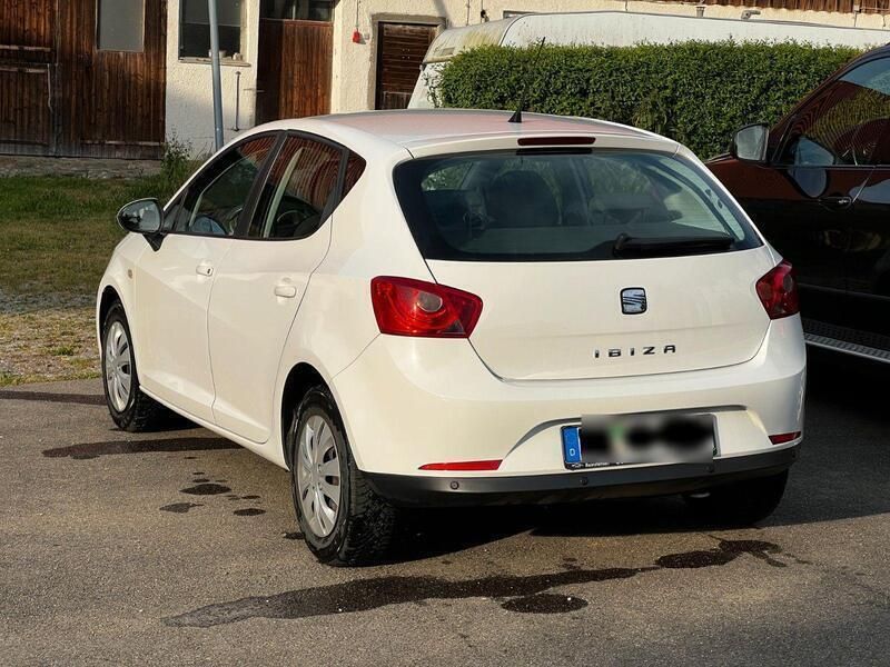 Weiß Gebraucht 2012 Seat Ibiza Style Kleinwagen | 5.200 € (Fairer Preis) - Bild 1/4