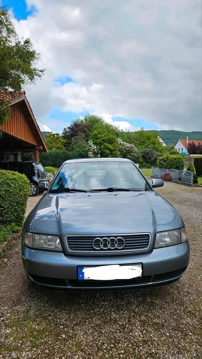 Second-hand Audi A4 101 CP (74 kW) 1998 Argintiu Berlinǎ