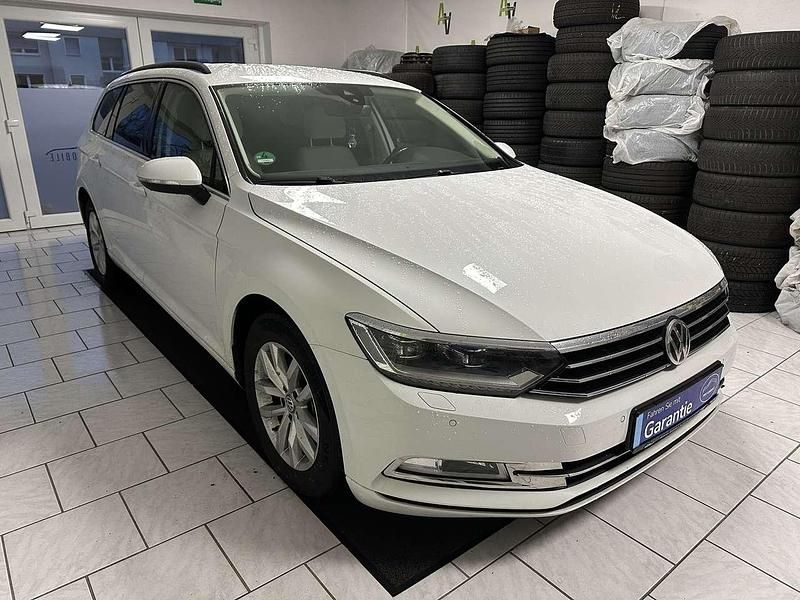 Gebraucht VW Passat Comfortline 150 PS (110 kW) 2016 Pure white Kombi
