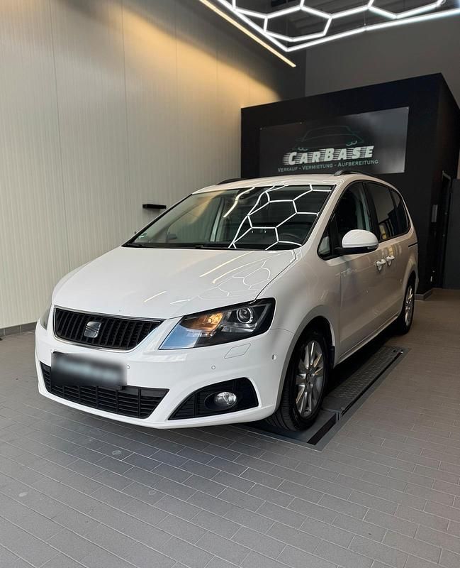 Weiß Gebraucht 2013 Seat Alhambra Van / Kleinbus | 9.990 € (Superpreis) - Bild 1/4