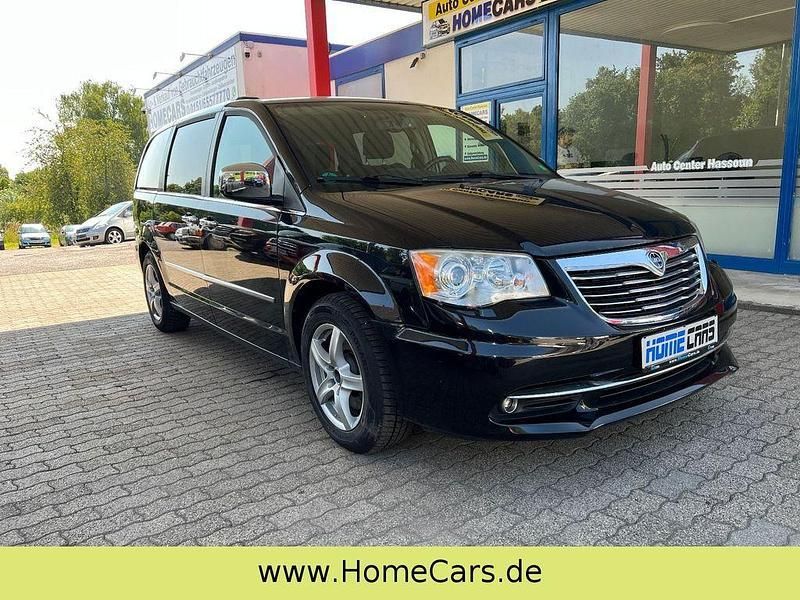 Schwarz Gebraucht 2014 Lancia Voyager Platinum Van / Kleinbus | 8.999 € (Superpreis) - Bild 1/4