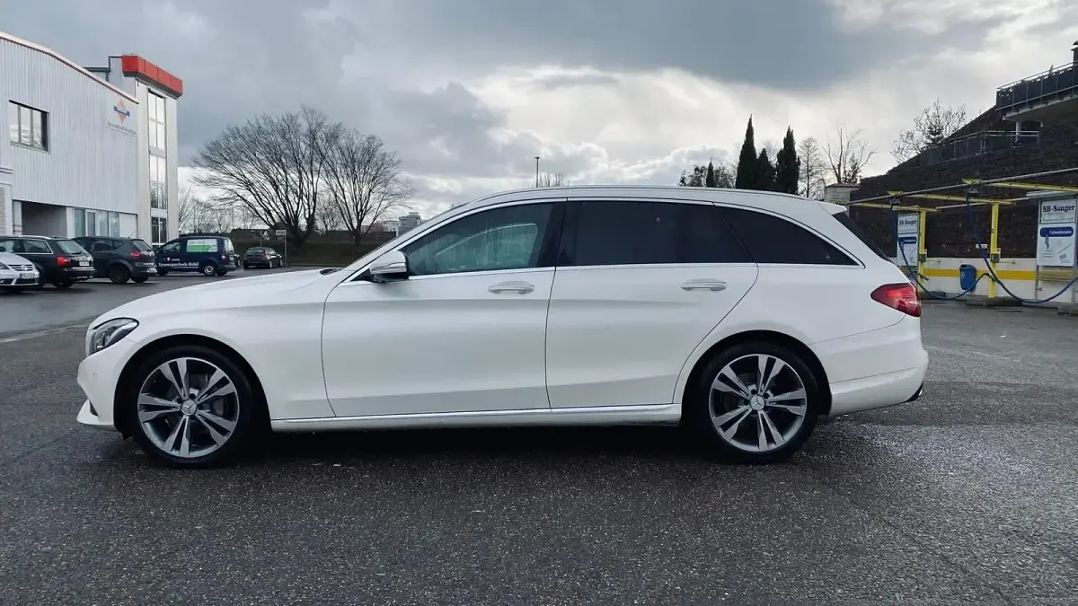 Gebraucht Mercedes C250 211 PS (155 kW) 2015 Weiß Kombi