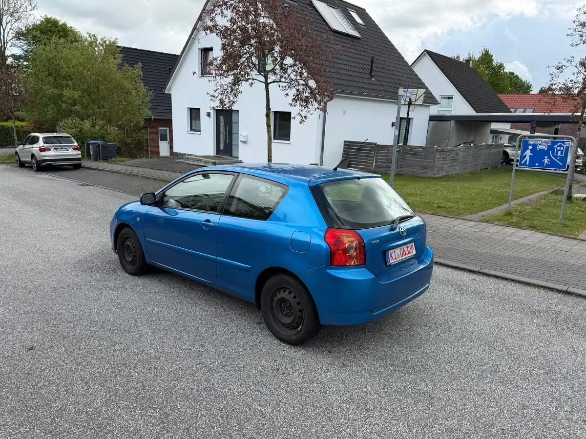 Gebraucht Toyota Corolla 97 PS (71 kW) 2006 Blau Limousine