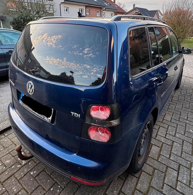 Gebraucht VW Touran 105 PS (77 kW) 2010 Blau Van / Kleinbus