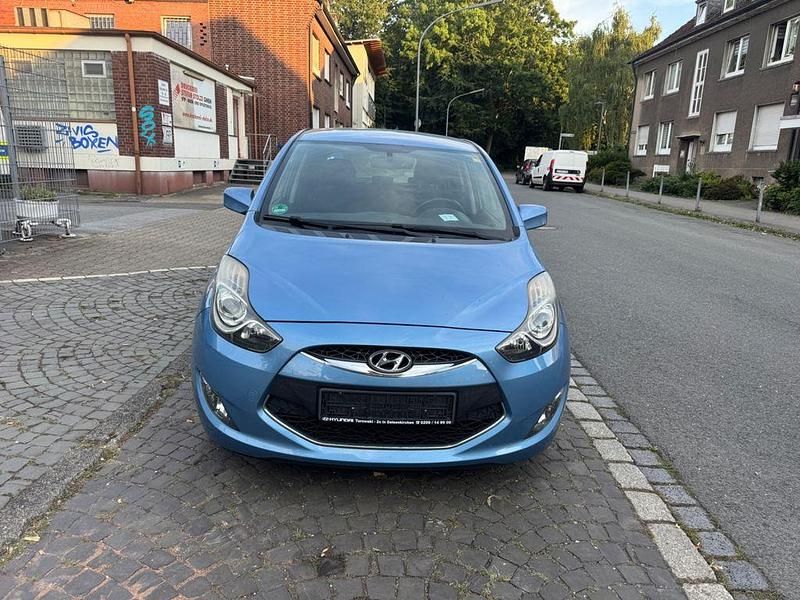 Blau Gebraucht 2011 Hyundai ix20 Style Van / Kleinbus | 6.399 € (Fairer Preis) - Bild 1/4