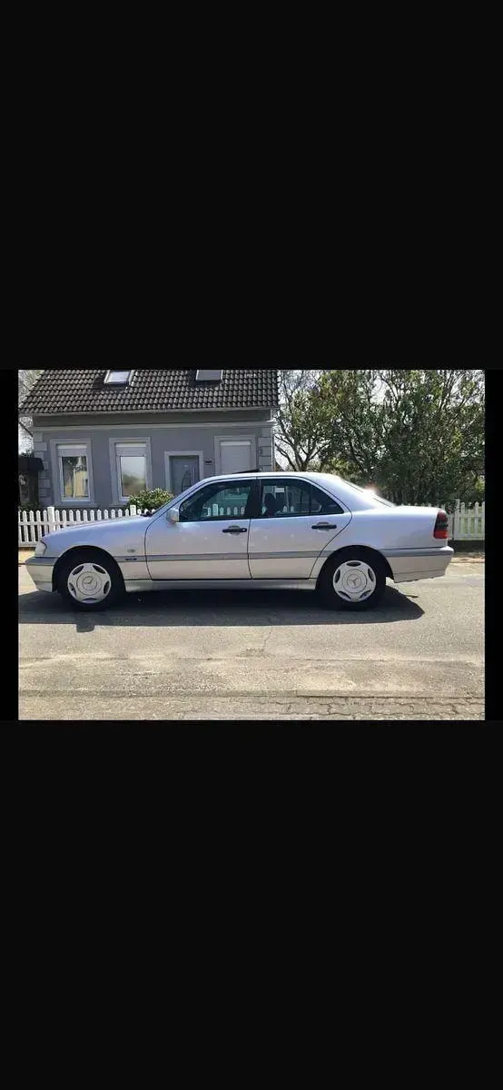 Gebraucht Mercedes C220 Elegance 95 PS (69 kW) 1998 Silber Limousine