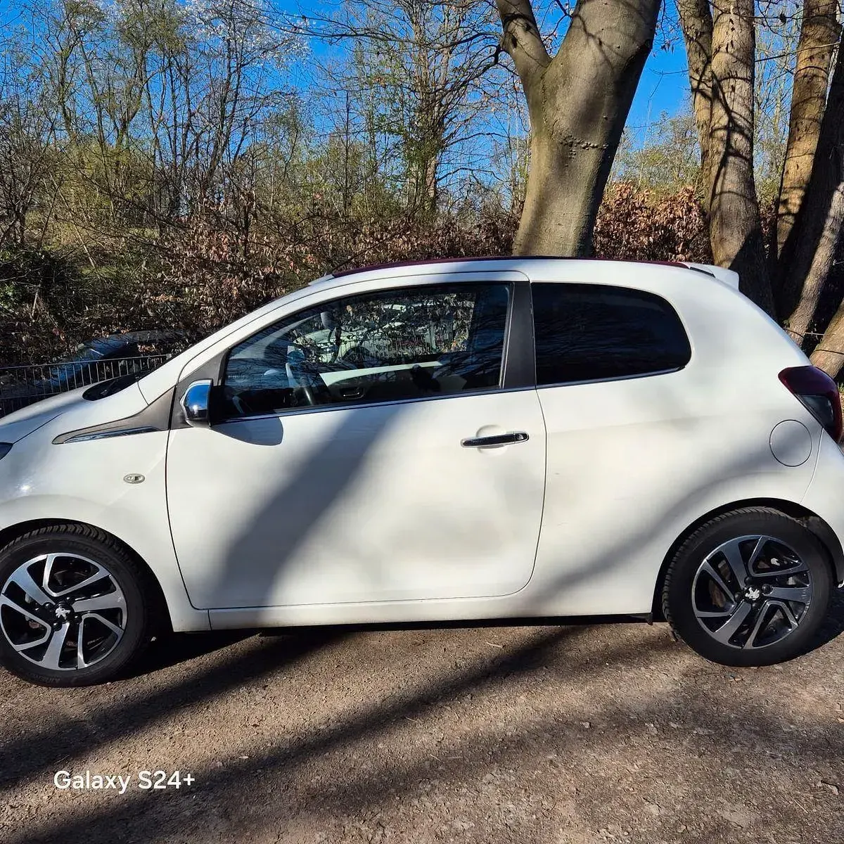 Gebraucht Peugeot 108 Active 82 PS (60 kW) 2014 Weiß Kleinwagen