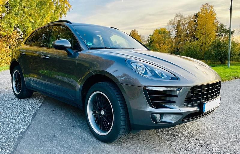 Grau Gebraucht 2014 Porsche Macan S SUV | 22.100 € (Teuer) - Bild 1/4