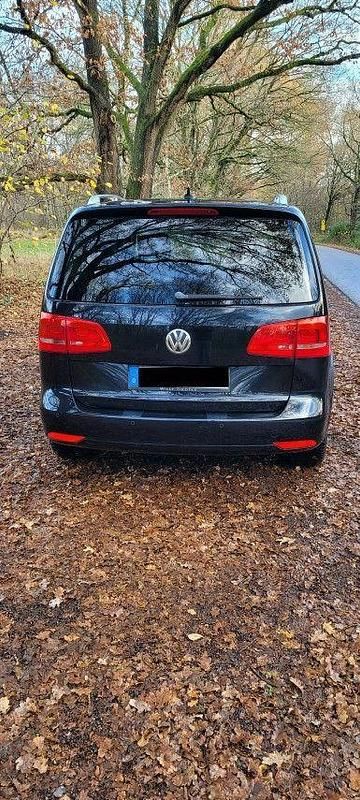 Gebraucht VW Touran Cup 105 PS (77 kW) 2015 Schwarz Van / Kleinbus